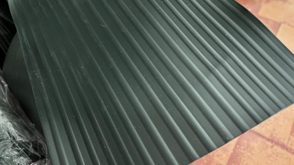 Днищевой брус для лодок 180мм (Черный) купить по выгодной цене 195 руб. в магазине 